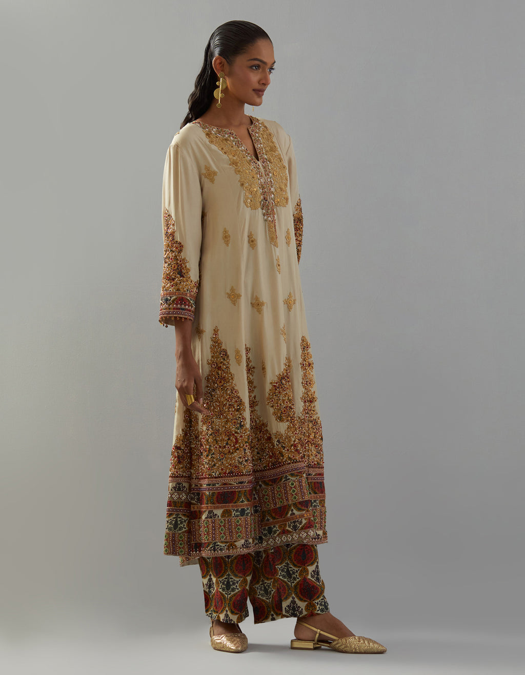 Ivory Noor E Nazar Kurta with Straight Pants