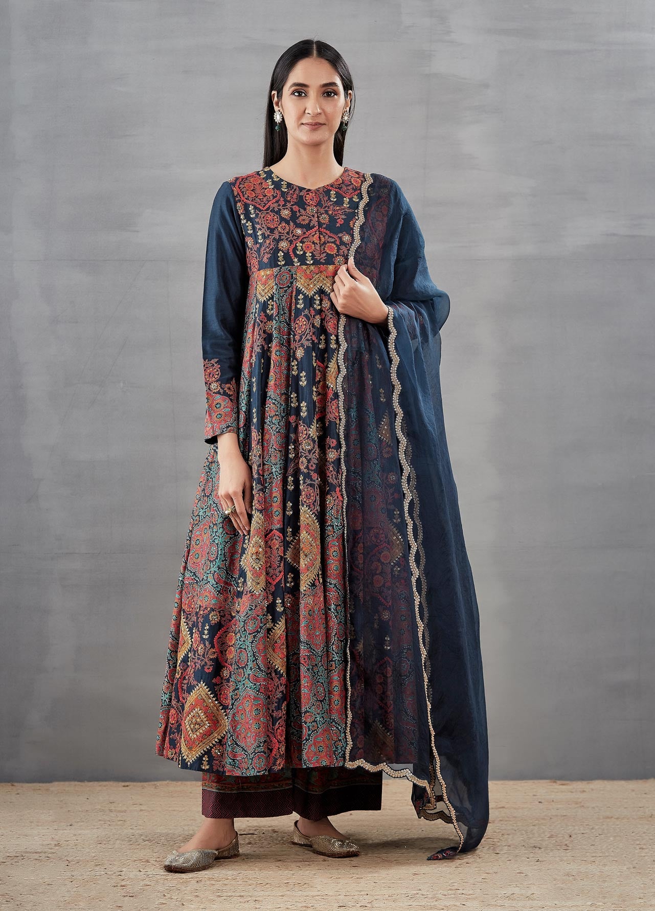 One Should Either Love Floral Or Wear Floral RUTBA KHAN (Sixteen 16 Kali  Kurti With Plazo) Fa… | Stylish dress book, Kurti designs party wear, Fancy  dresses long