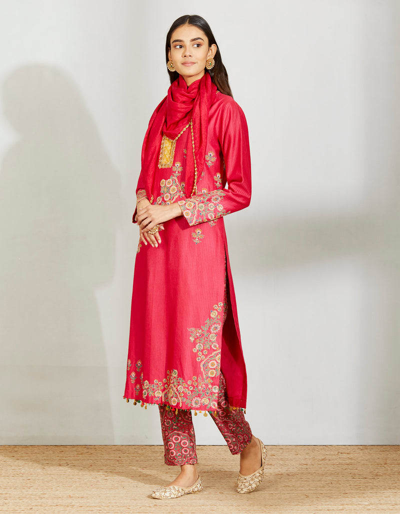 Magenta Mughal Tagyai Kurta With Pant And Scarf