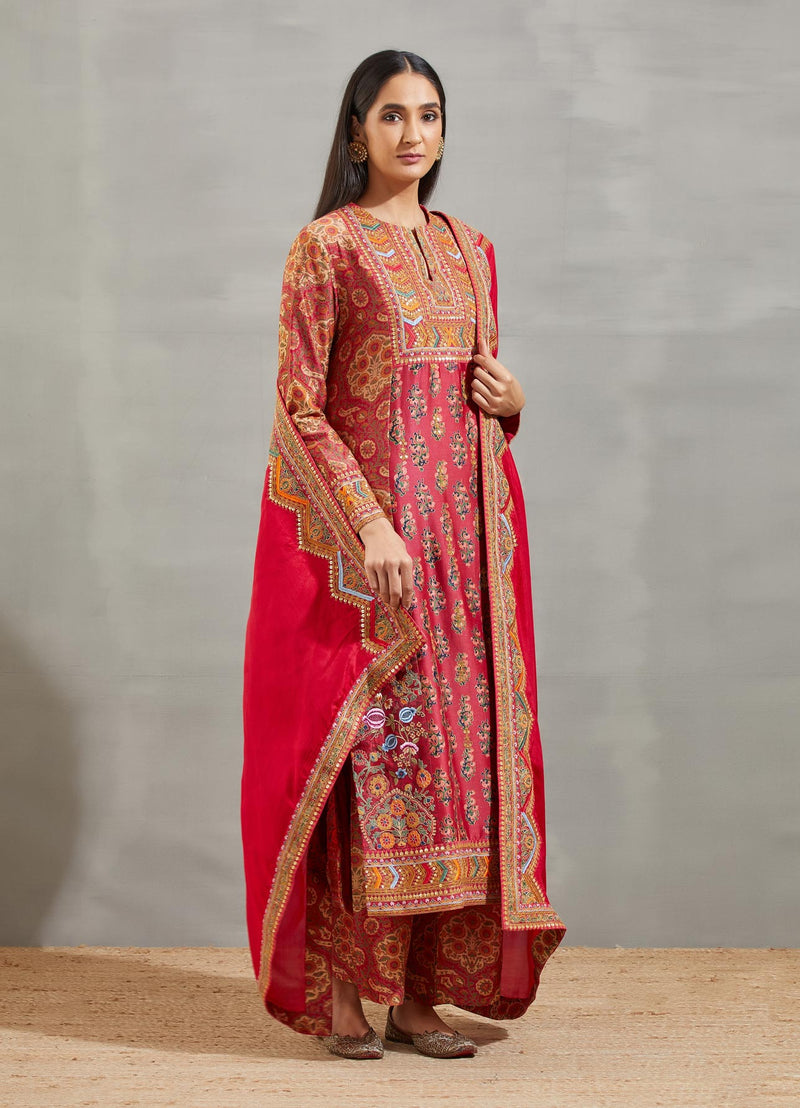 Magenta Gujrati Yoke Kurta Set