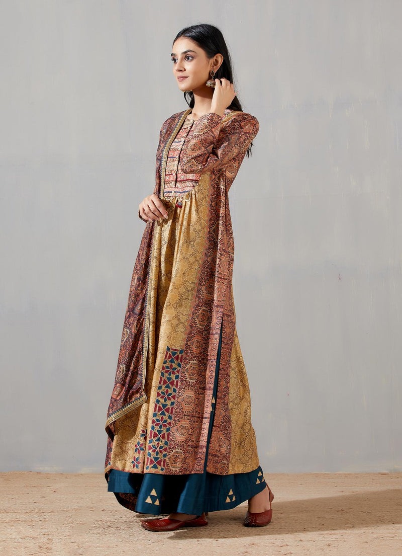 Chand Gather Kurta With Blue Farshi And Printed Dupatta