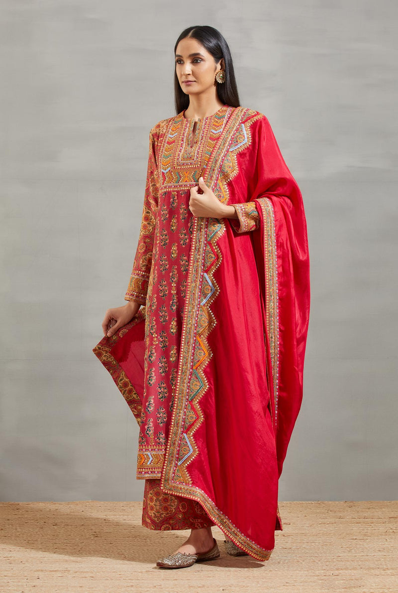 Magenta Gujrati Yoke Kurta Set