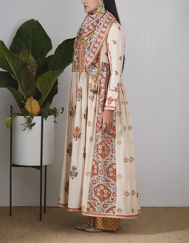 Ivory Chanderi Embroidered Kurta Set